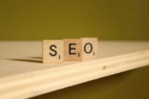 How Fintech Companies Can Build Authority Online Without Burning Through Ad Spend