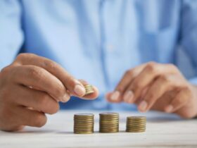 Decoding the Roles: Insurance Adjusters vs. Insurance Appraisers